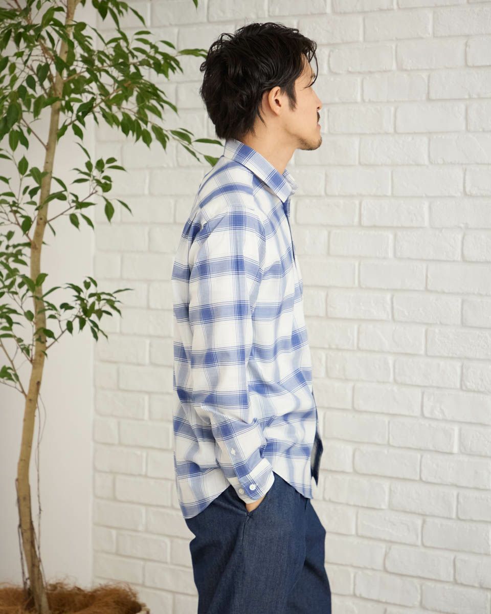 チェックシャツ