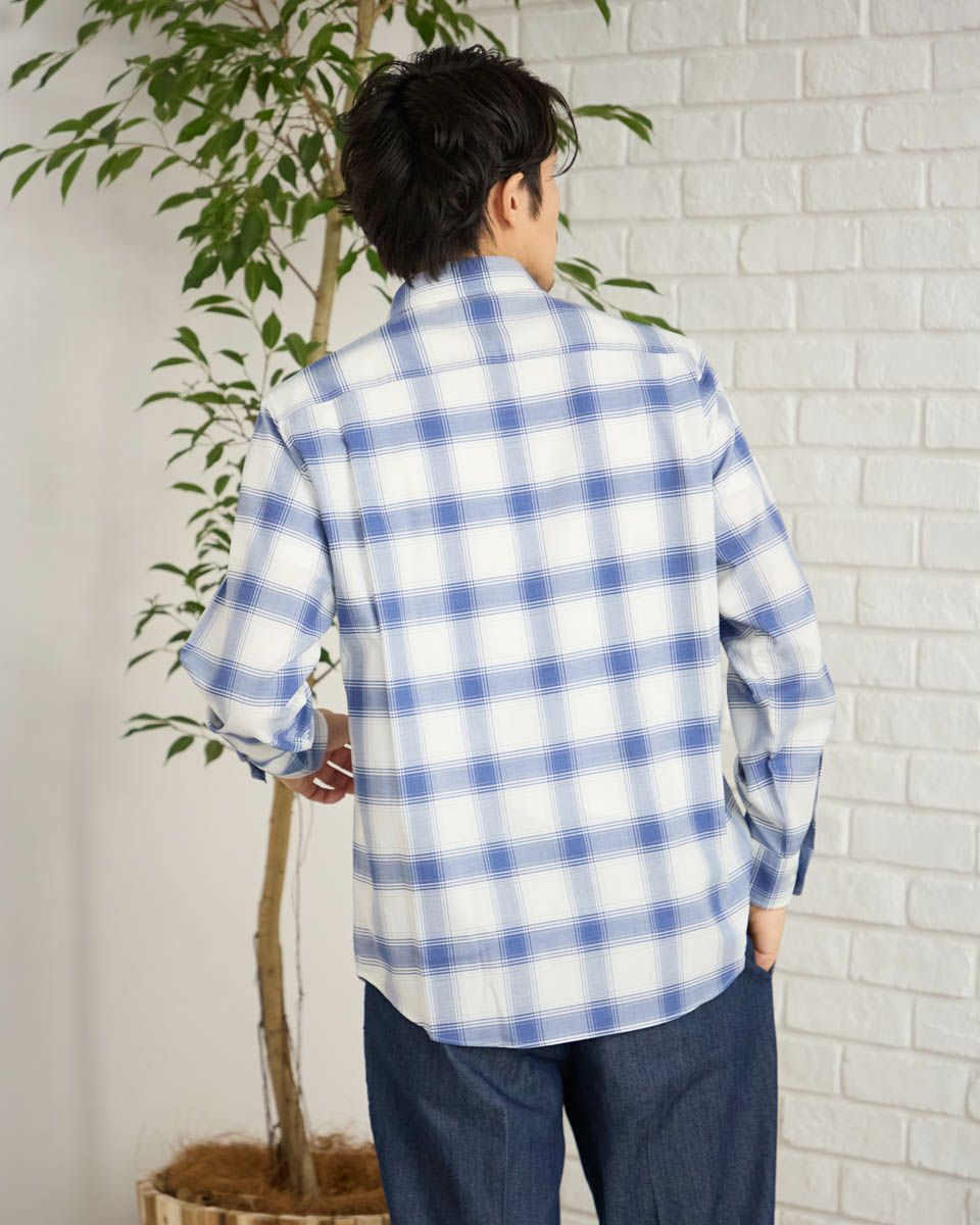 チェックシャツ