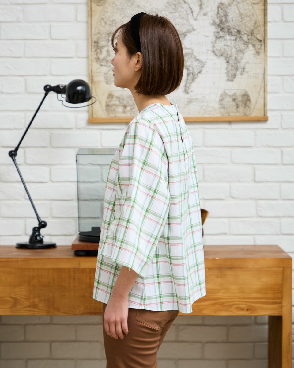 チェックシャツ