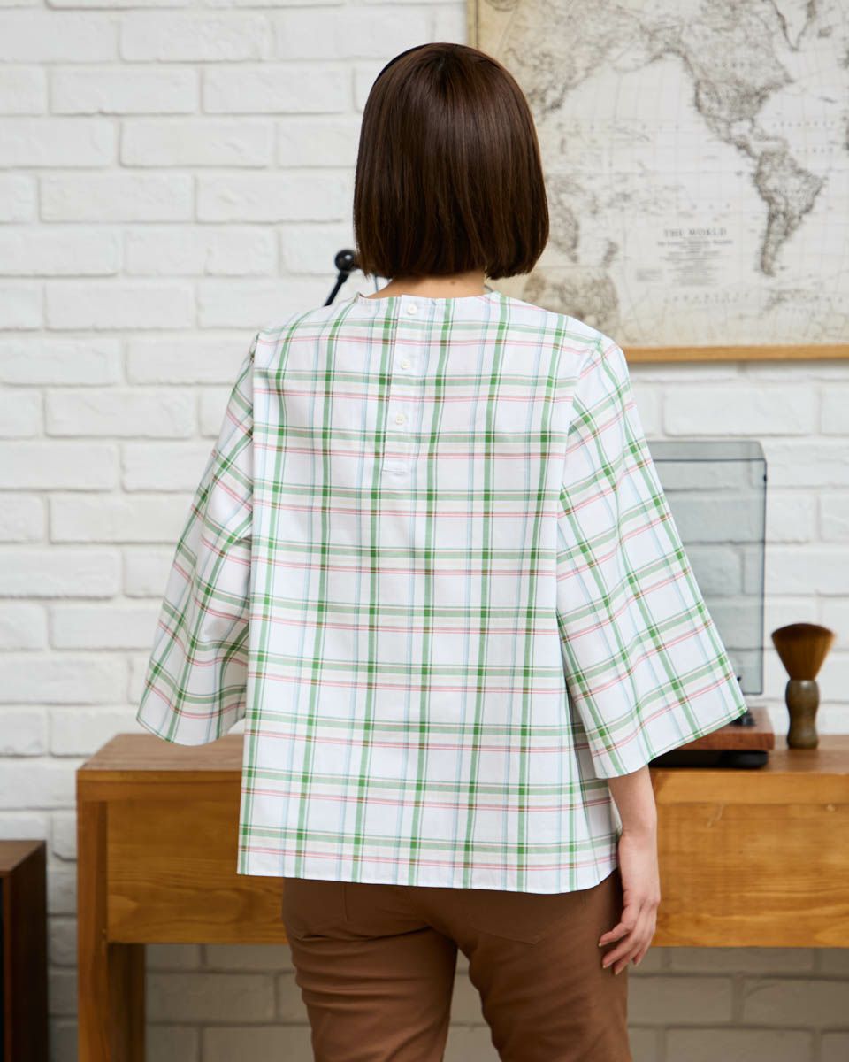 チェックシャツ