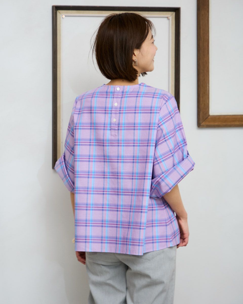 チェックシャツ