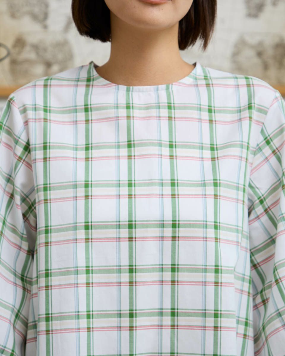 チェックシャツ