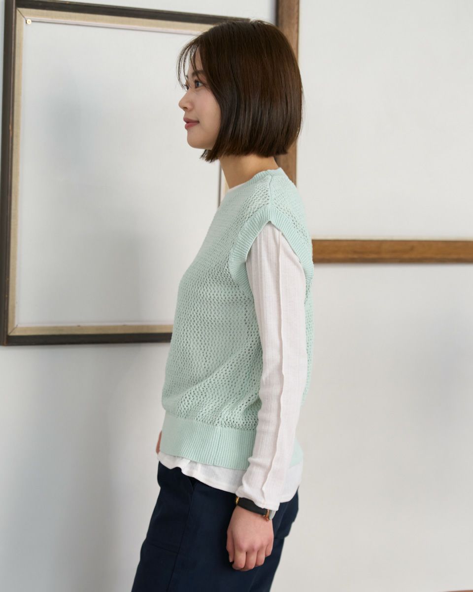メッシュ編みニットベスト