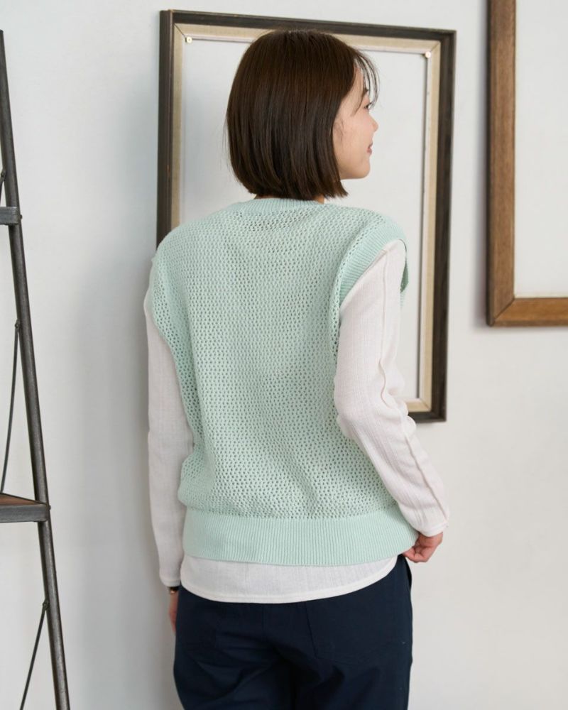 メッシュ編みニットベスト