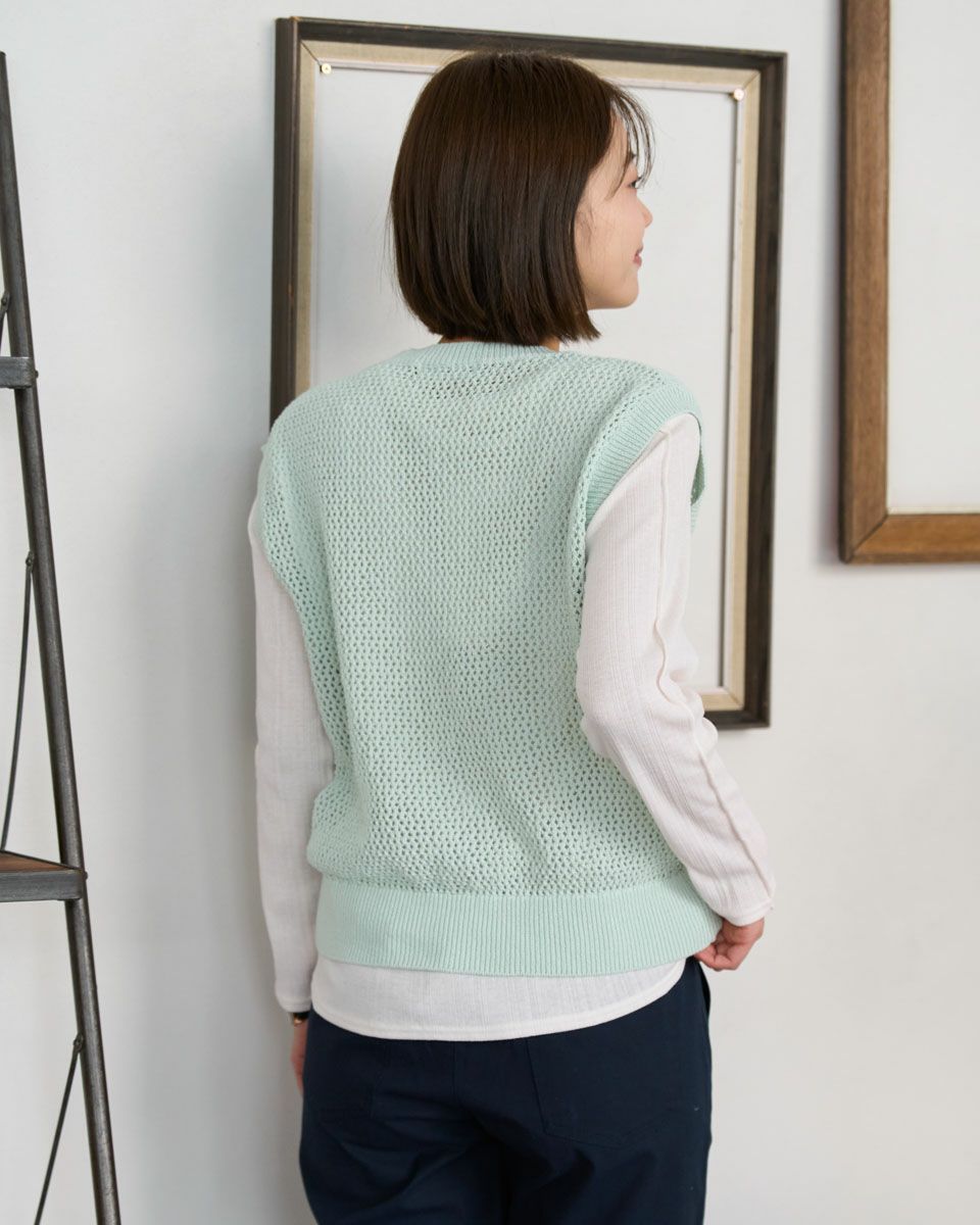 メッシュ編みニットベスト