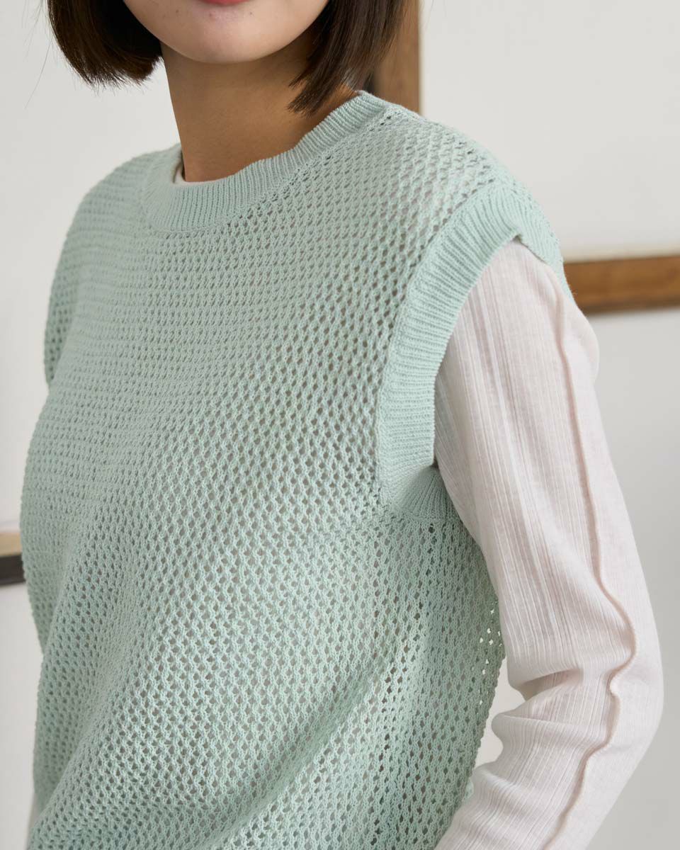 メッシュ編みニットベスト