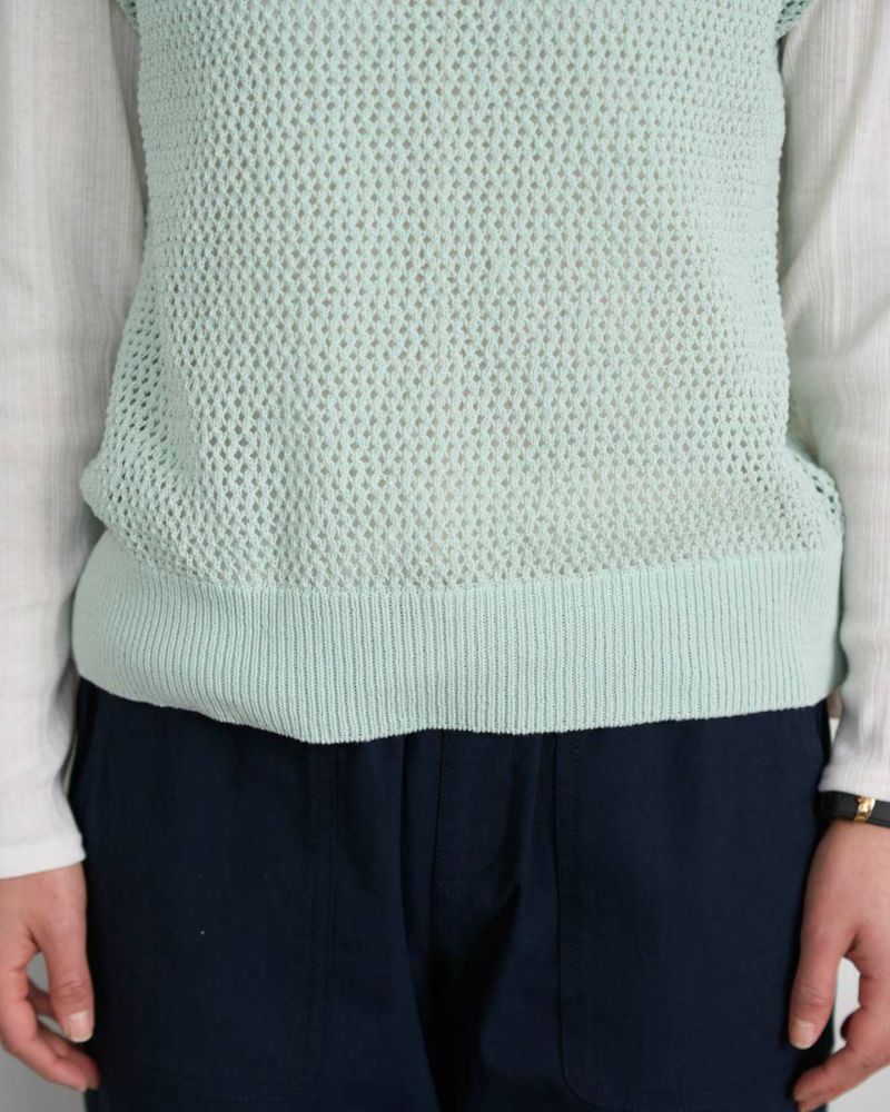 メッシュ編みニットベスト