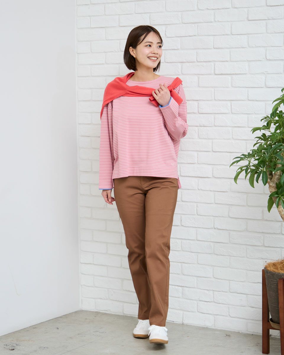 テーパードパンツ