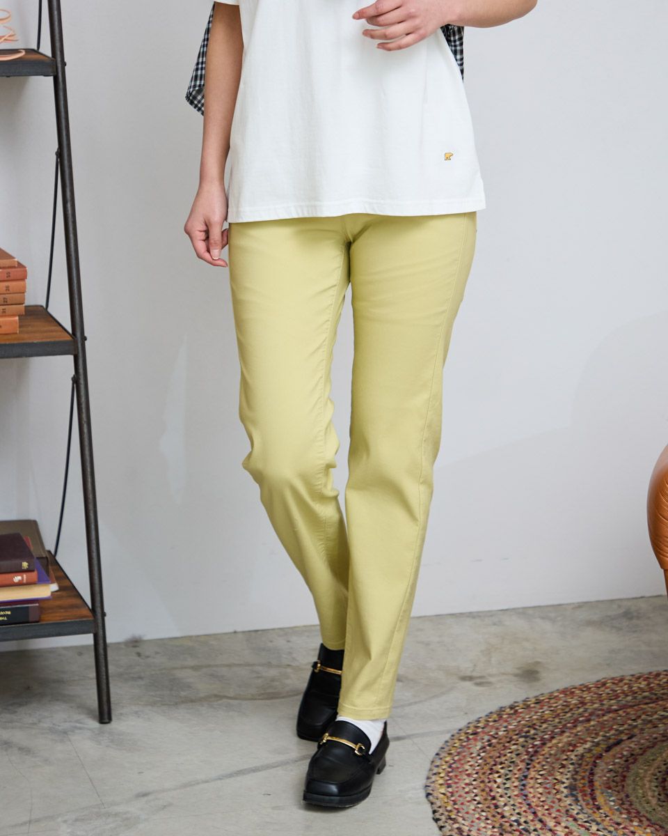 テーパードパンツ