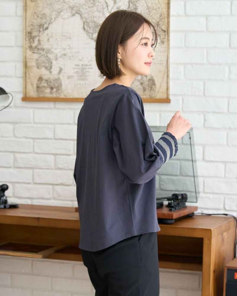 袖シャーリングプルオーバー