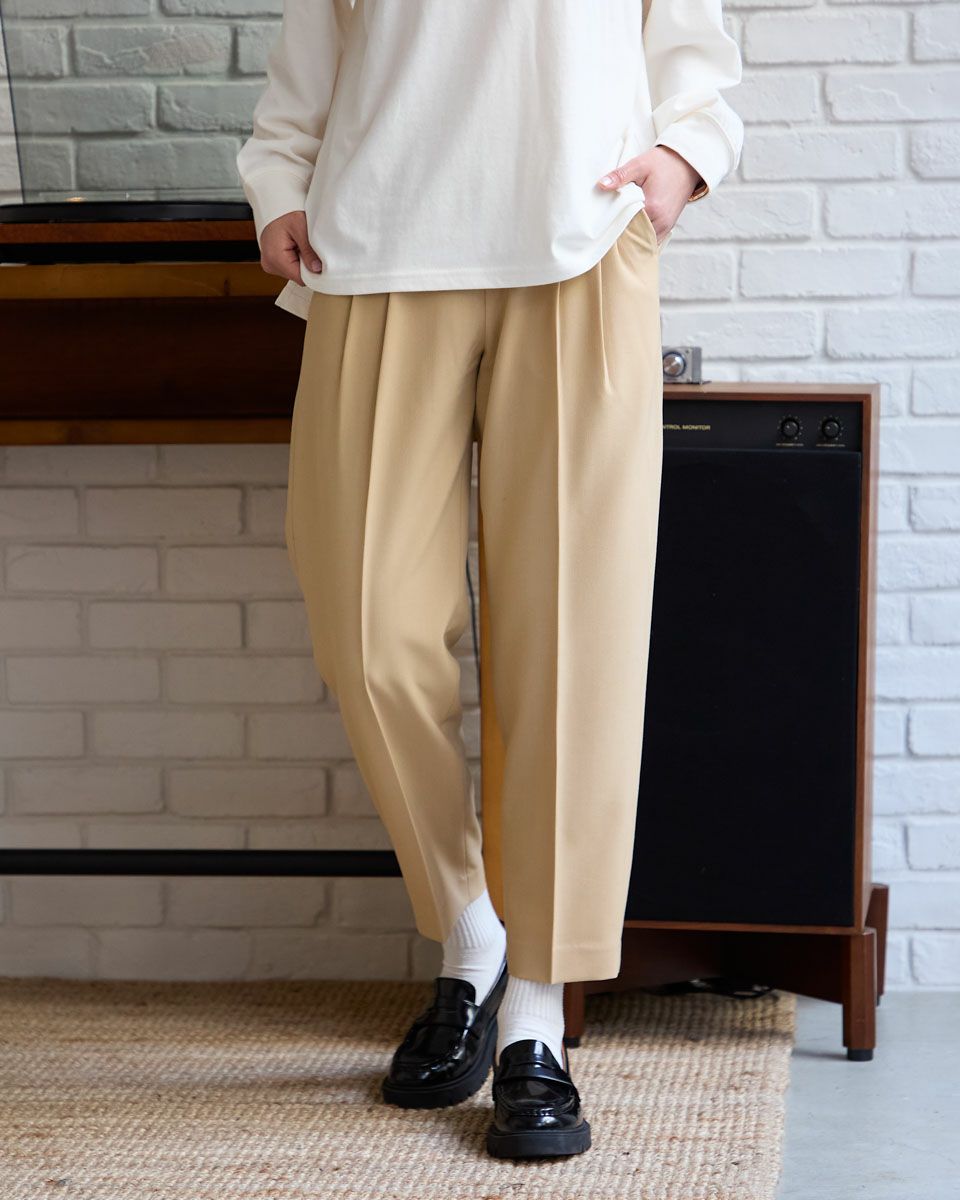 ツータックテーパード