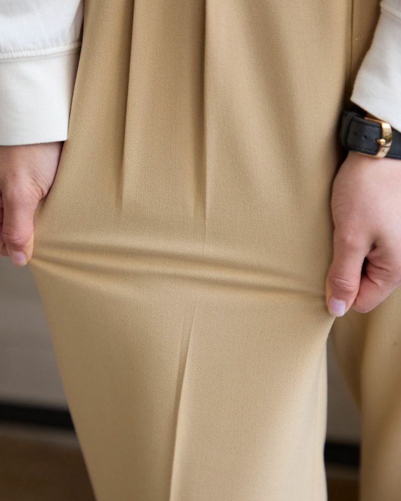 ツータックテーパード