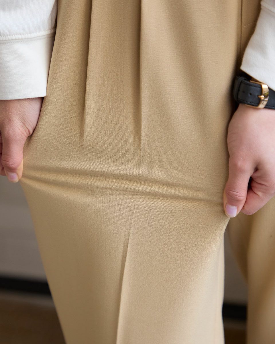 ツータックテーパード