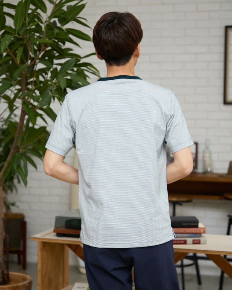 クルーネックTシャツ