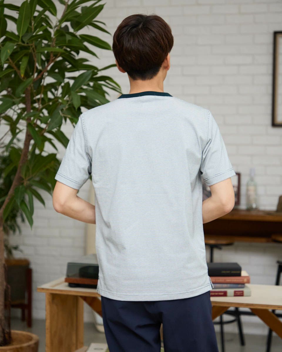 クルーネックTシャツ
