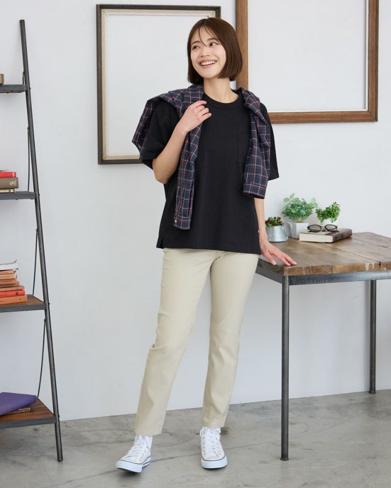 テーパードパンツ