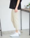 テーパードパンツ