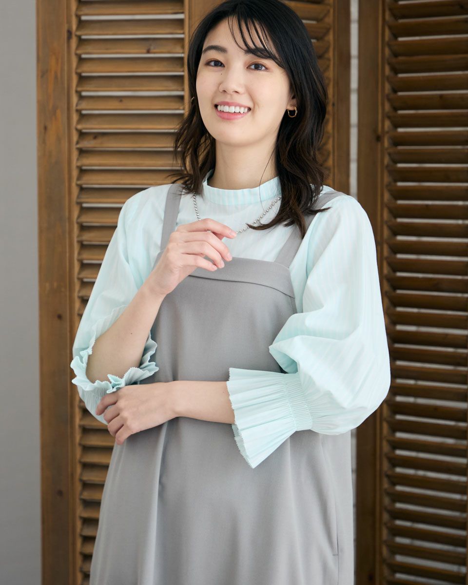 ハイネックブラウス