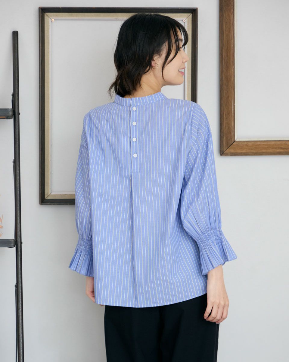 ハイネックブラウス