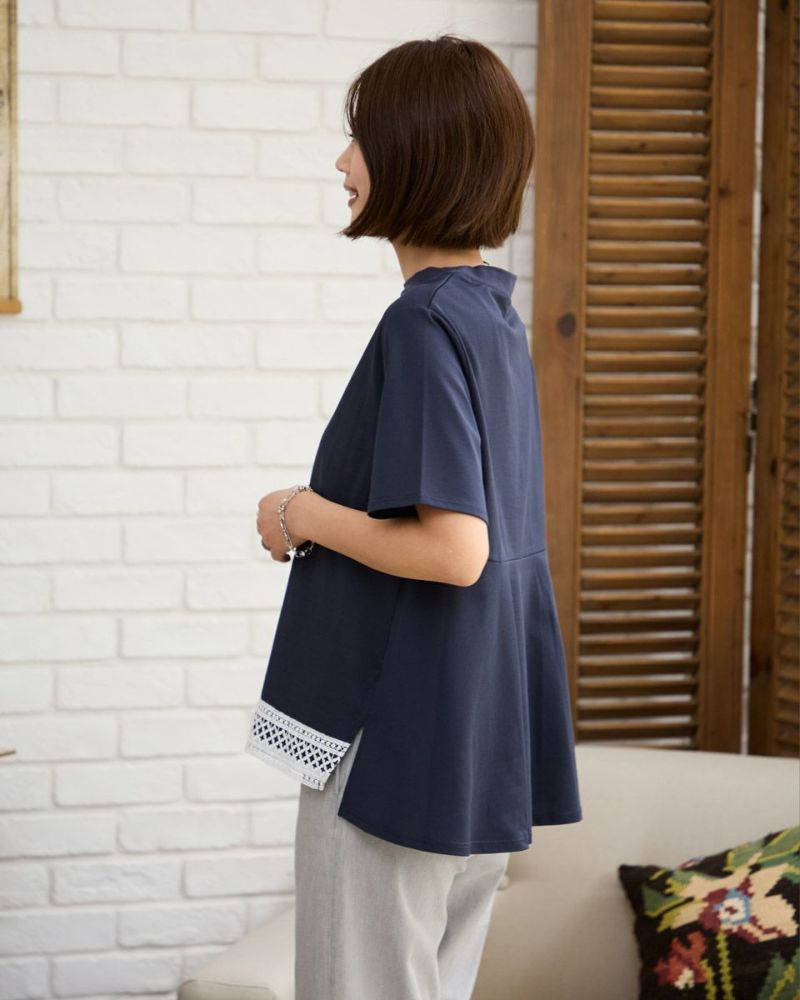 ハイネックプルオーバー