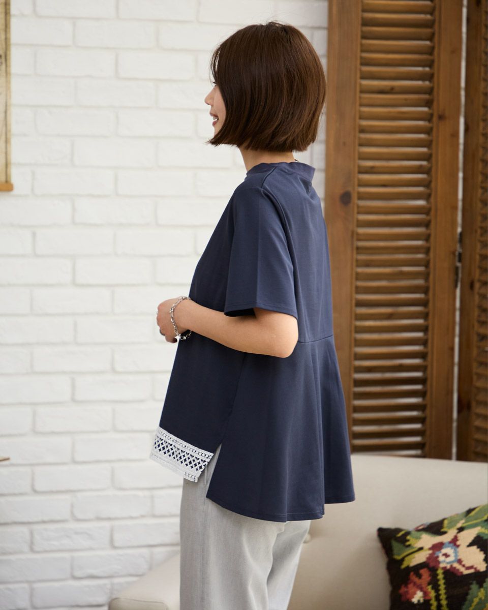 ハイネックプルオーバー