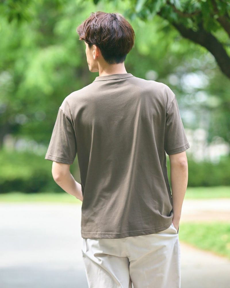 クルーネックTシャツ