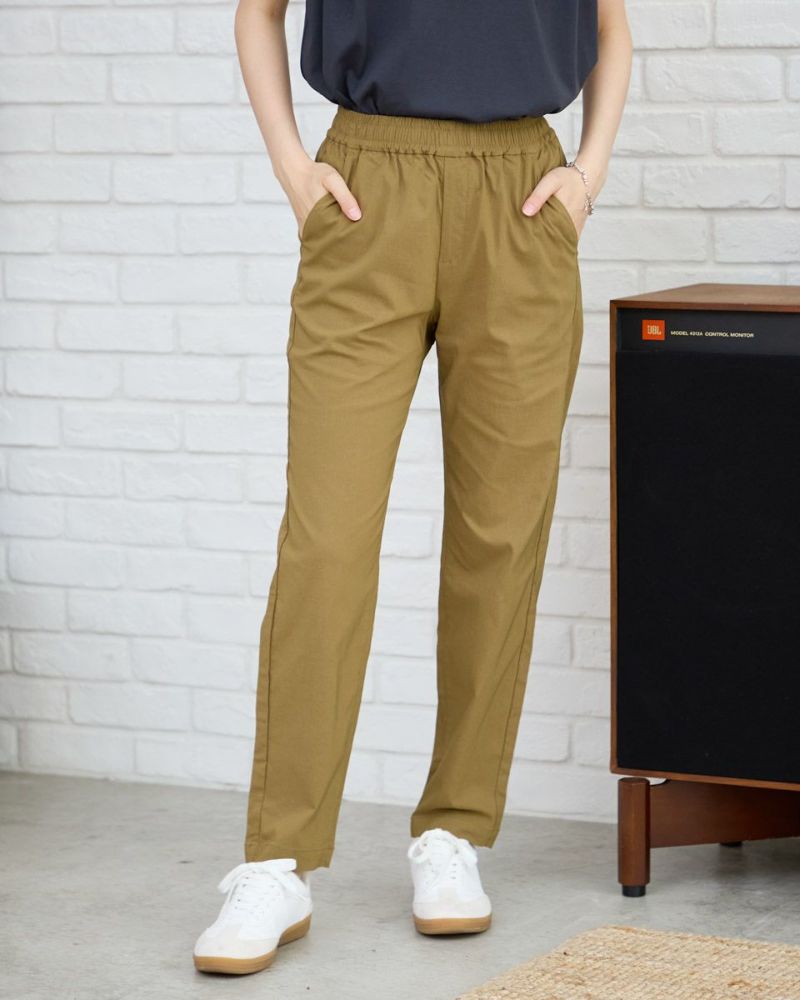 テーパードパンツ