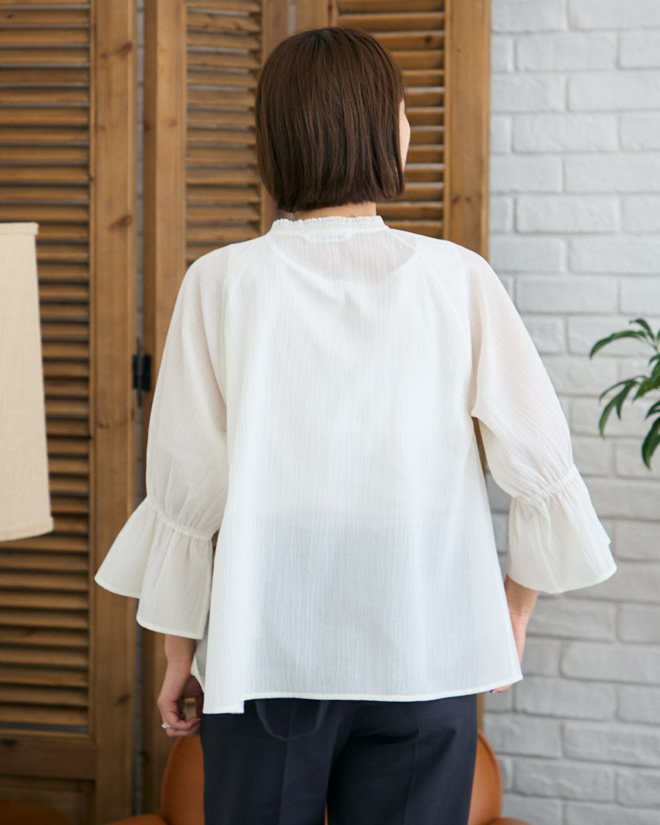 フレアブラウス