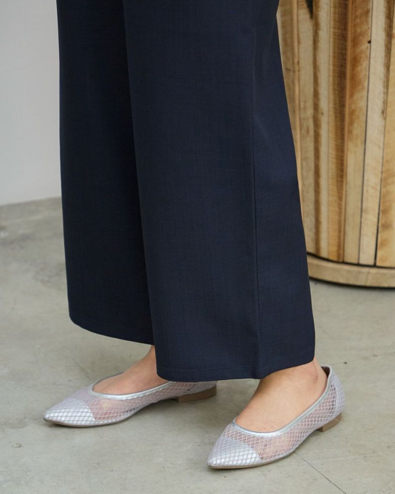 ストレートタックパンツ