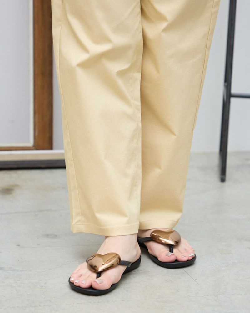 ストレートパンツ