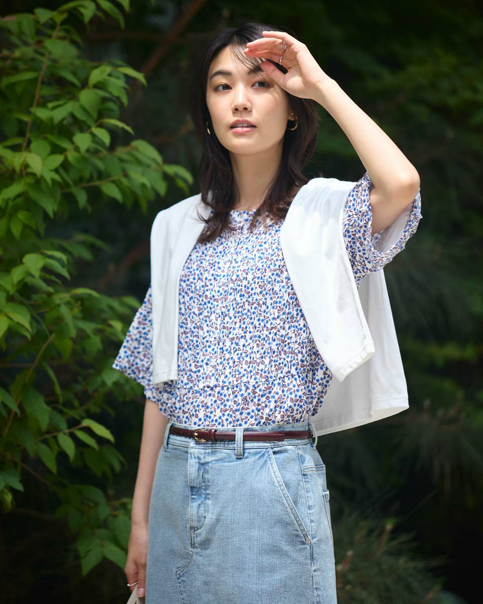 シャーリングブラウス