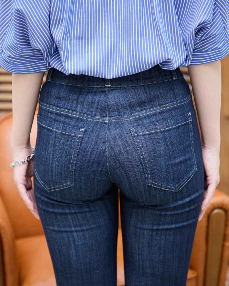 テーパードパンツ