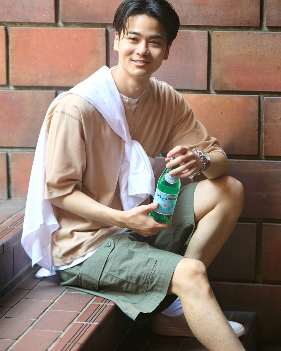 キーネックＴシャツ