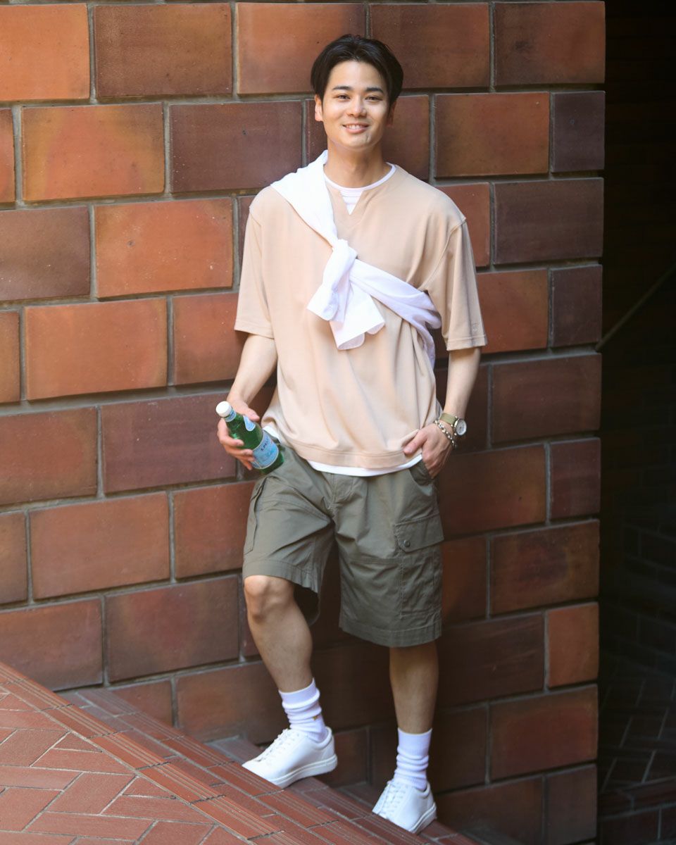 キーネックＴシャツ