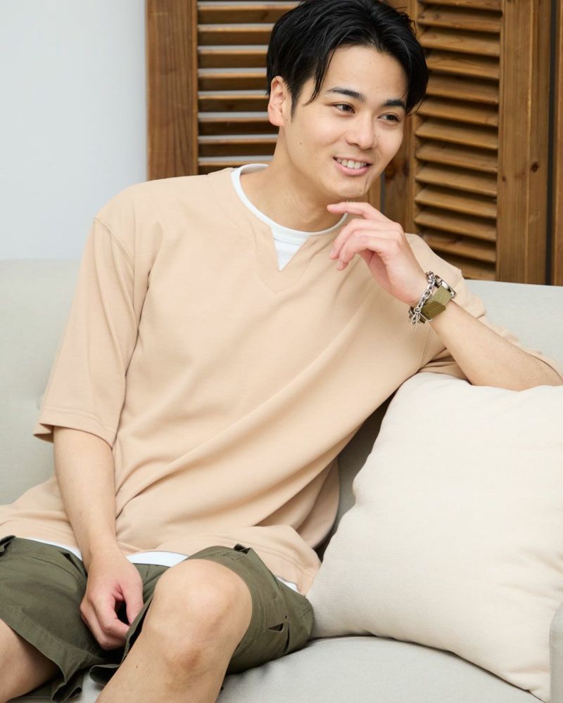 キーネックＴシャツ