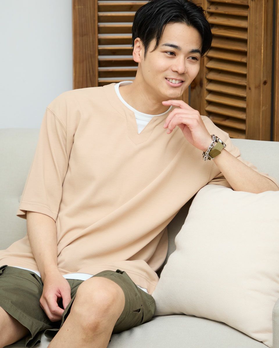 キーネックＴシャツ