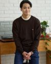 無地クルーネックニット