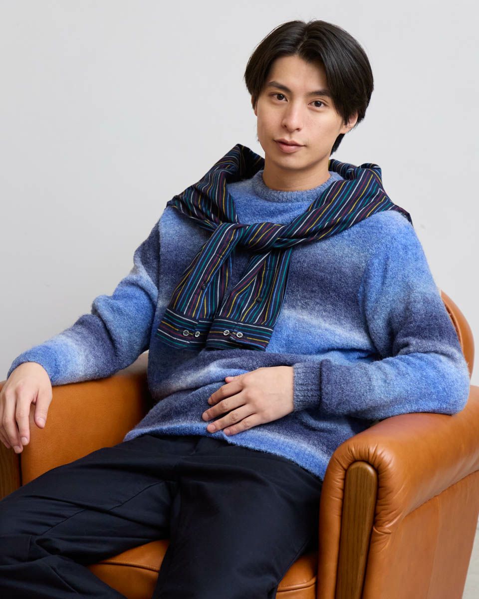 クルーネックニット